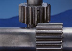 高所への荷投作業にフォークリフトを活用